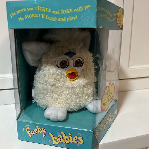 Rare NIB original curly curly furby baby - Picture 2 of 3
